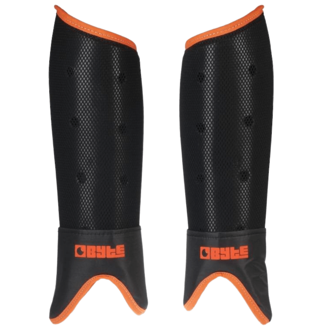 Byte | Byte SO Shin pads | SO Shin pads - Black/Orange / Small | Total Hockey