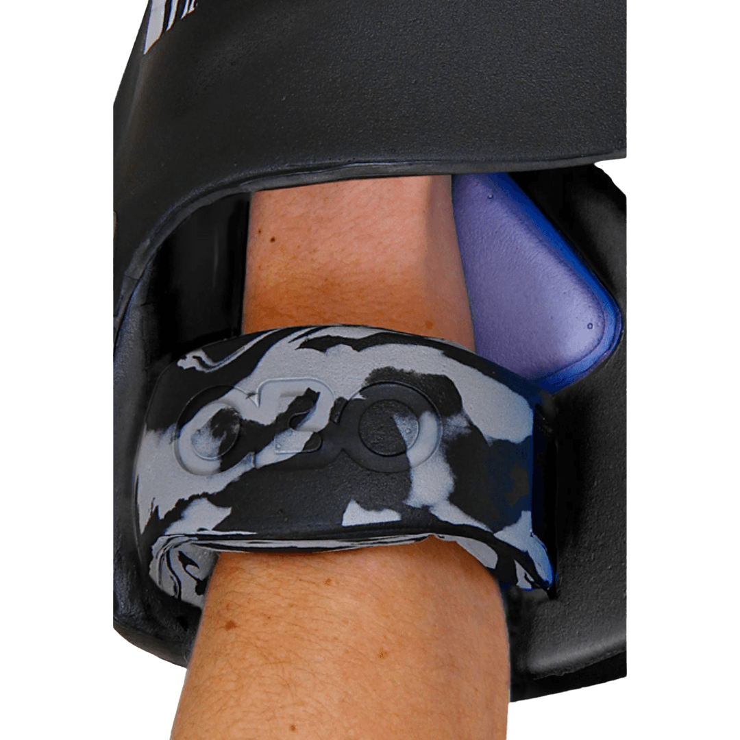 OBO | OBO ROBOT PLUS Hand Protector Right Black | ROBOT PLUS Hand Protector Right Black - Black / Medium | Total Hockey