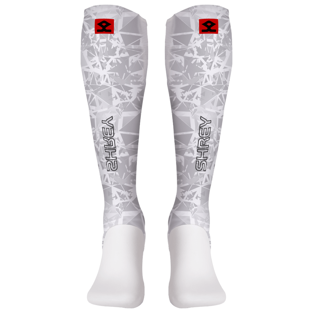 Shrey Hockey | Shrey Hockey Shin liners With Stirrup - White | Shin liners With Stirrup - White - White / Senior | Total Hockey